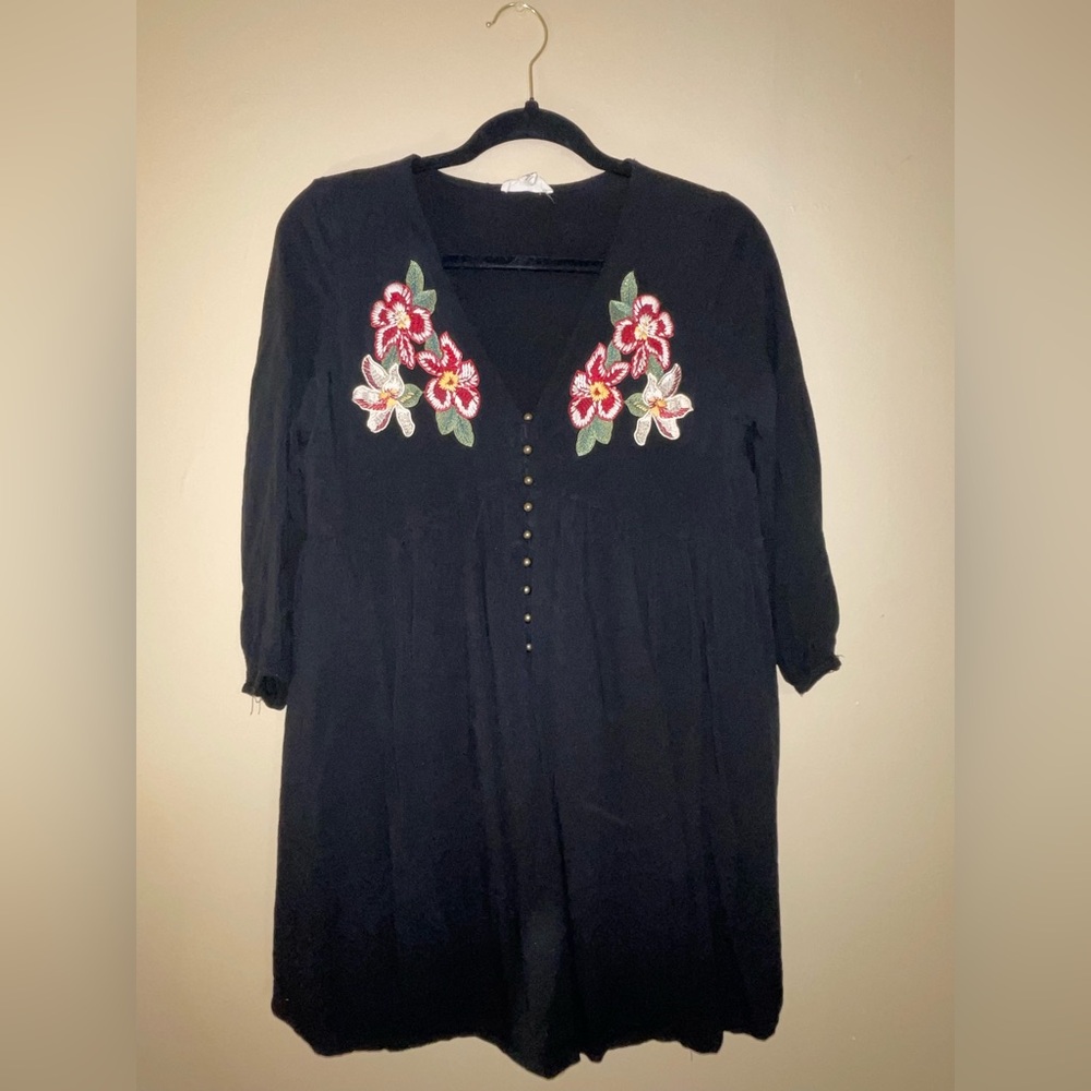 Entro Black Mini Dress with Floral Embroidery